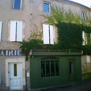 Couette-café Ancien Cafe De La Mairie, Monesties